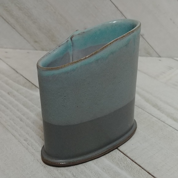 Small Sh Clay Vase Holder - Picture 4 of 5